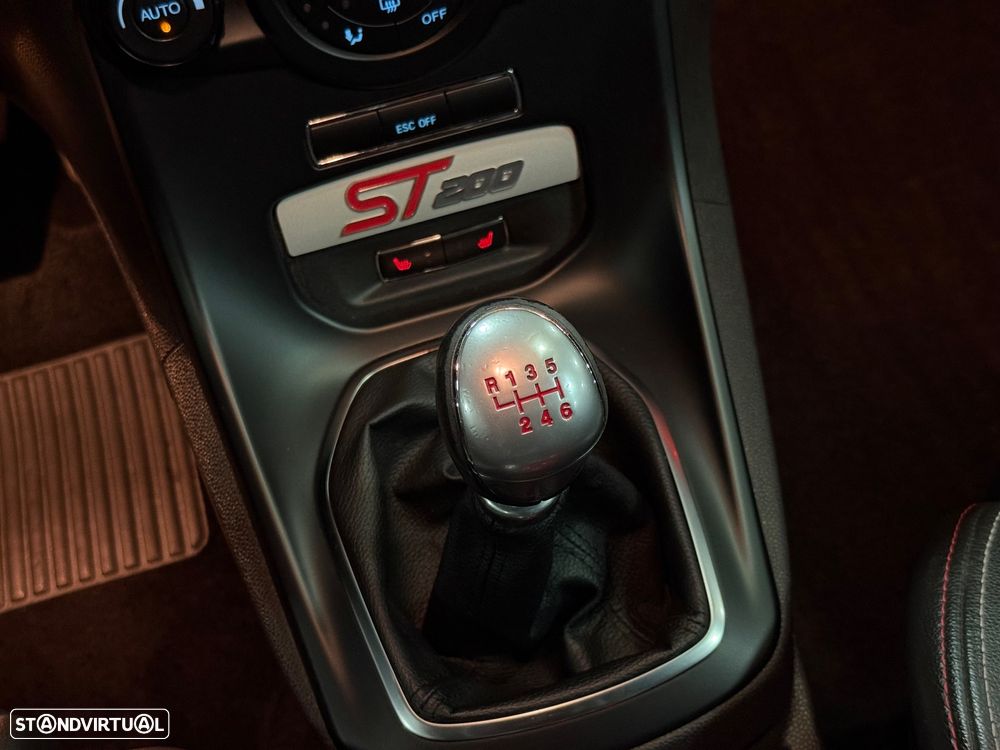 Ford Fiesta 1.6 EcoBoost ST200 - 13