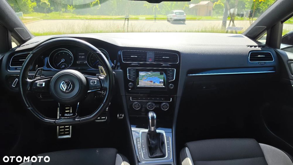 Volkswagen Golf - 13