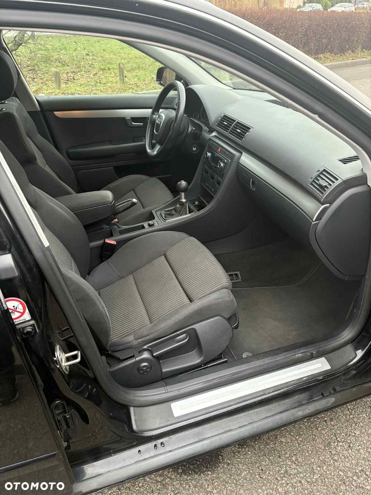 Audi A4 Limousine - 14