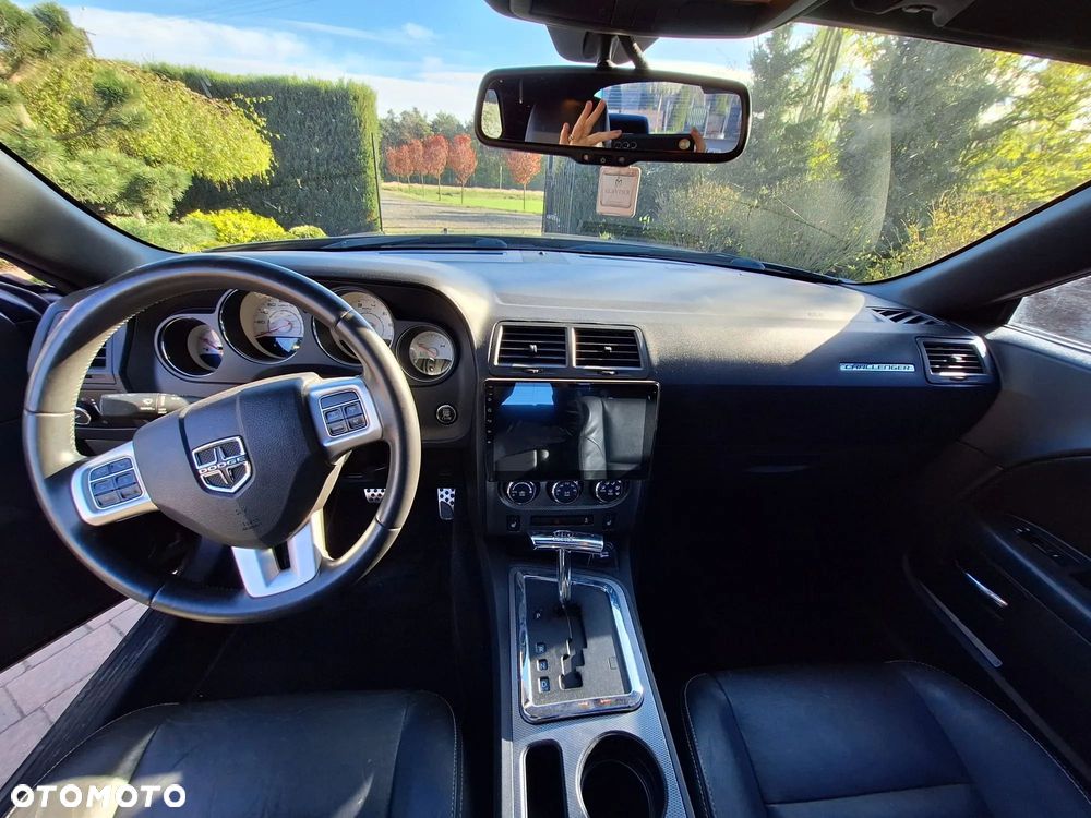 Dodge Challenger - 5