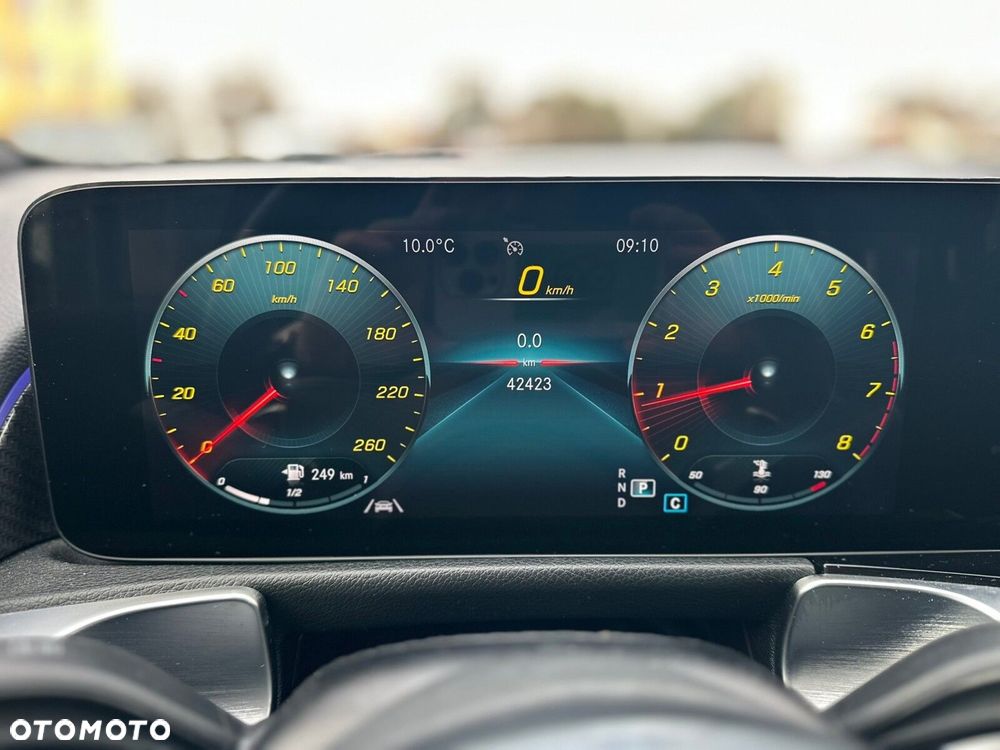 Mercedes-Benz GLB - 15