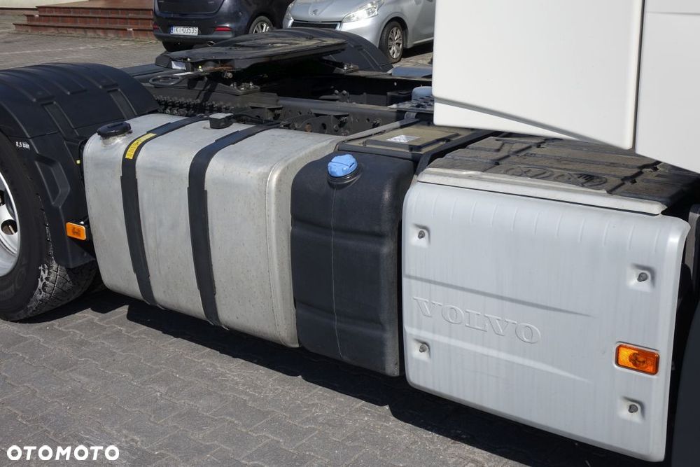 Volvo FH 500 EURO 6 / GLOBETROTTER XL / STANDARD / AUTOMAT / KLIMATYZACJA POSTOJOWA / LODÓWKA / NAVI / DWA ZBIORNIKI - 16