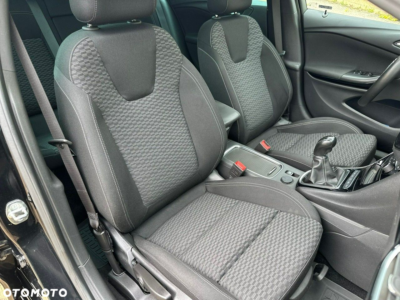 Opel Astra 1.6 Turbo Start/Stop Sports Tourer 120 Jahre - 10