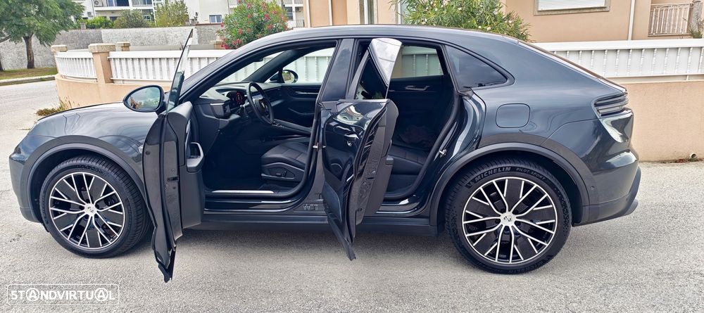 Porsche Macan Electric 4 - 27