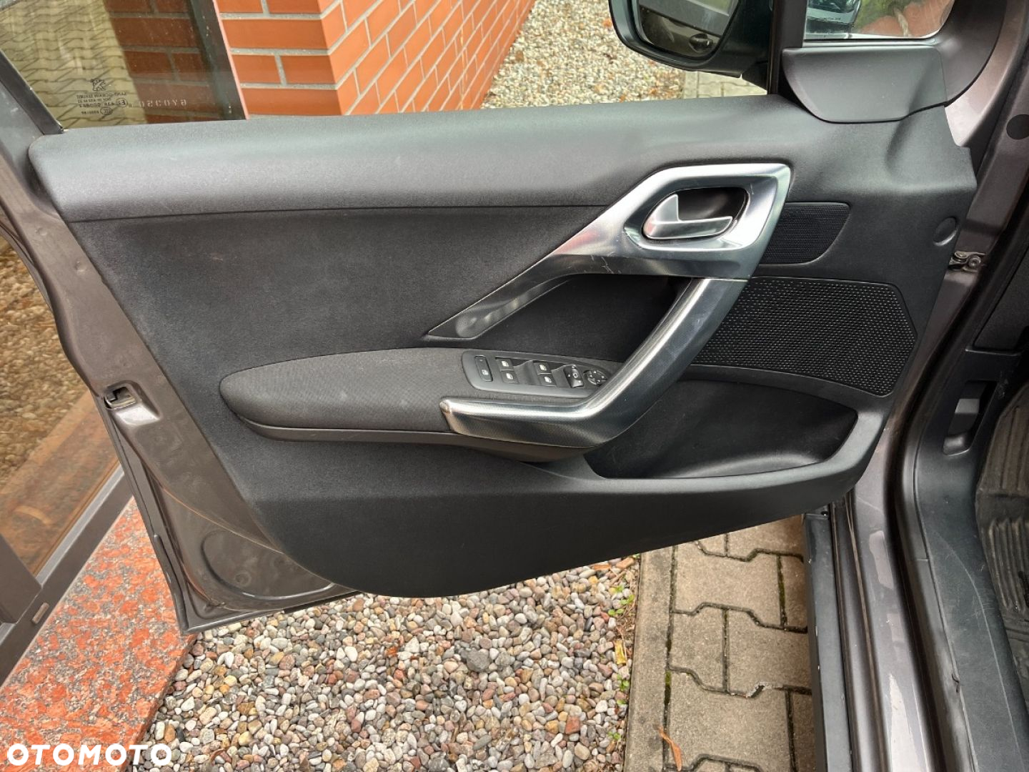 Peugeot 2008 1.2 Pure Tech Allure S&S EAT6 - 20
