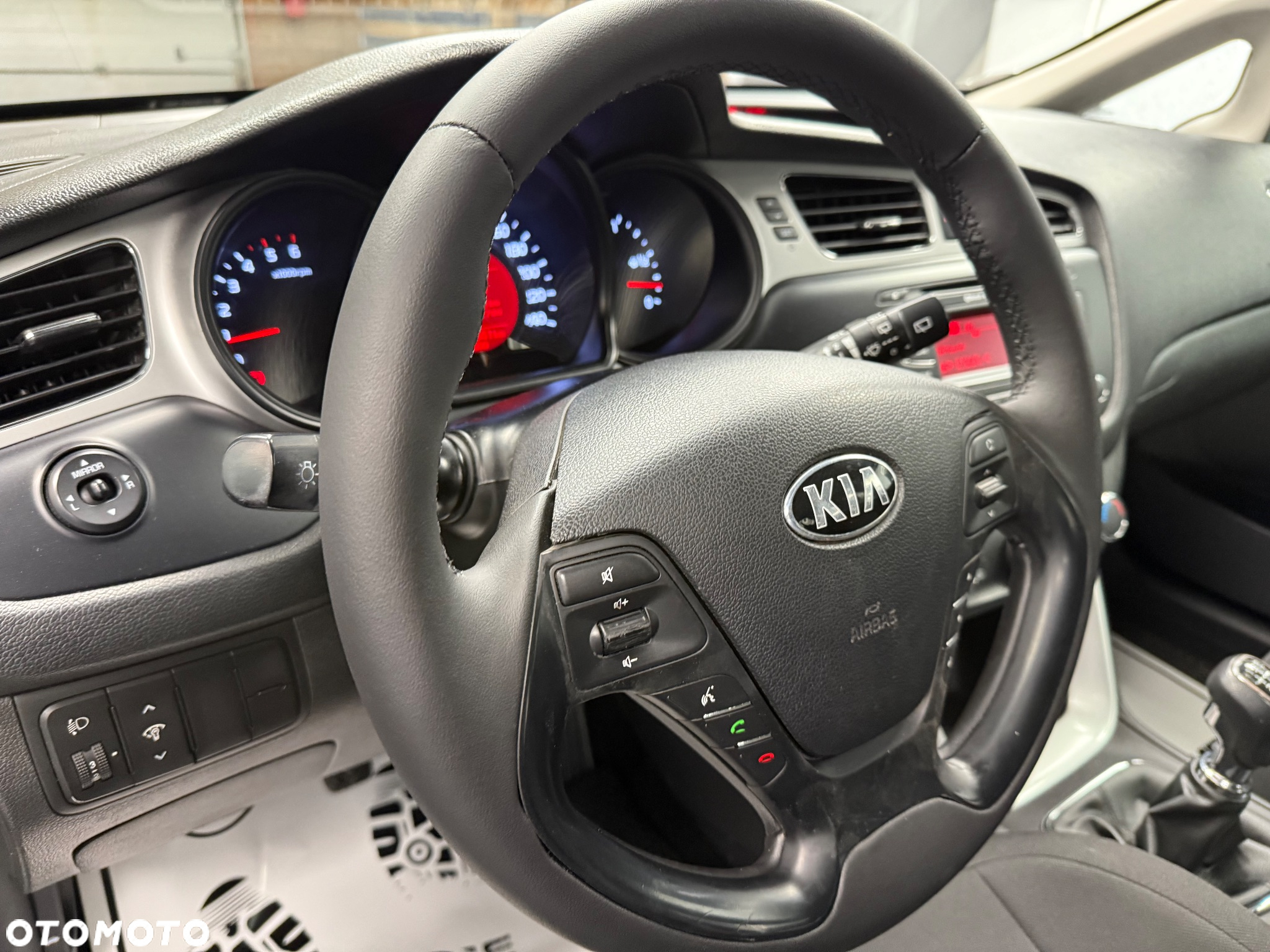 Kia Ceed - 15