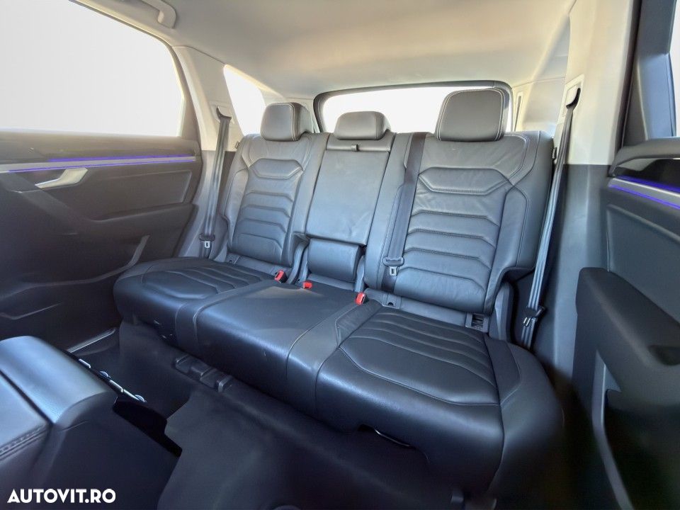 Volkswagen Touareg - 20