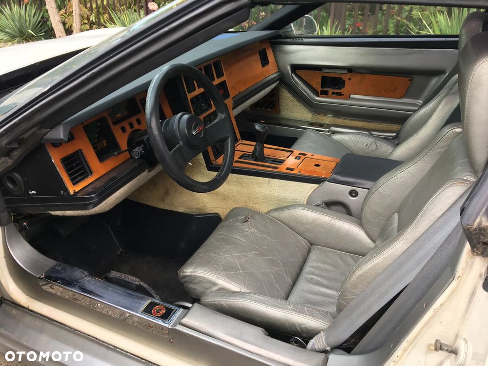 Chevrolet Corvette - 3