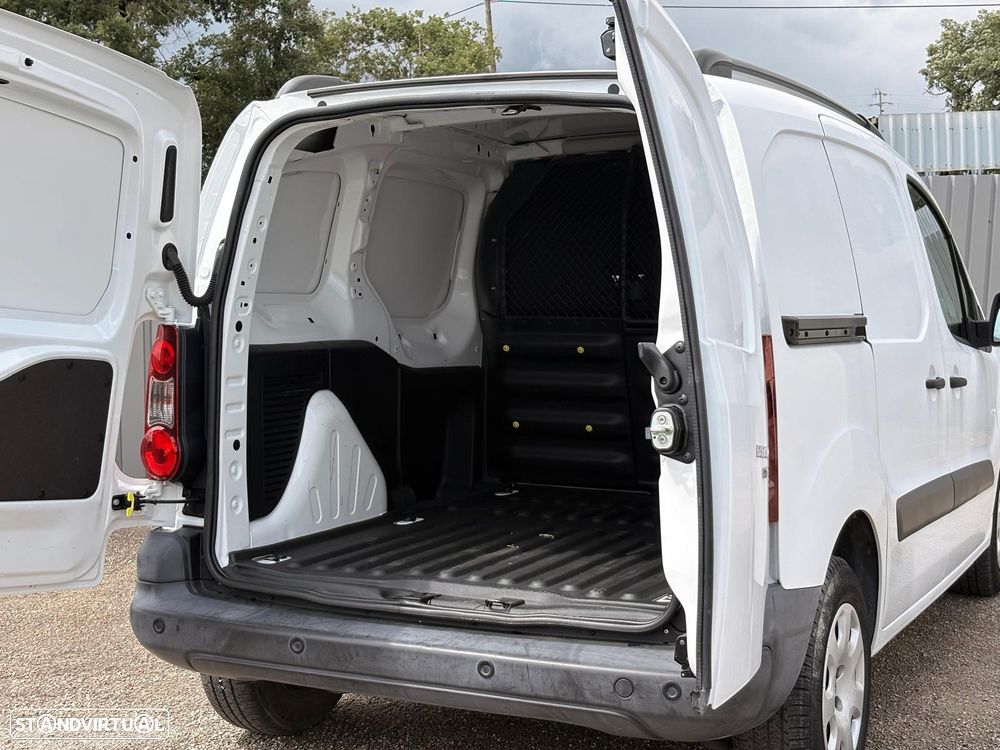 Peugeot e-partner - 8