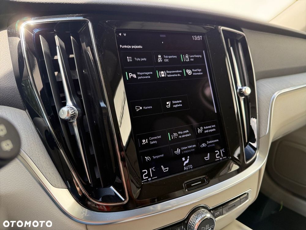 Volvo V60 Cross Country - 19