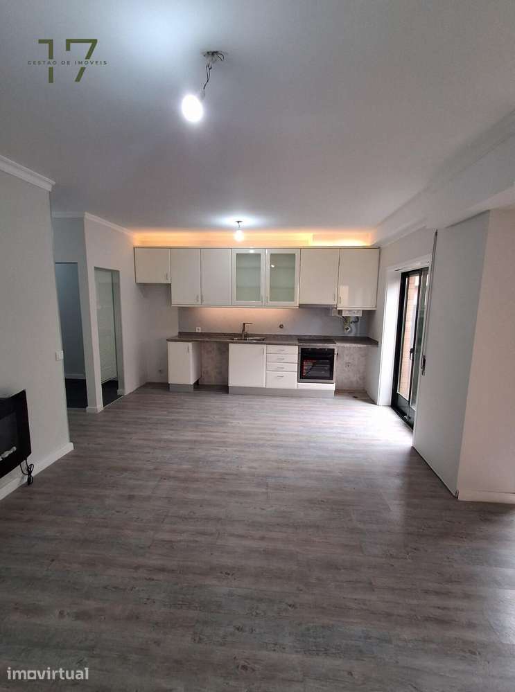 Apartamento T1+1 Renovado com Varanda - Centro de Matosinhos - Grande imagem: 4/29