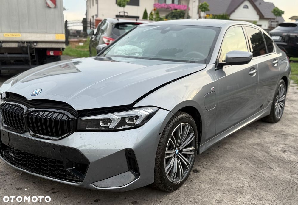 BMW Seria 3 330e PHEV xDrive M Sport Edition sport - 9
