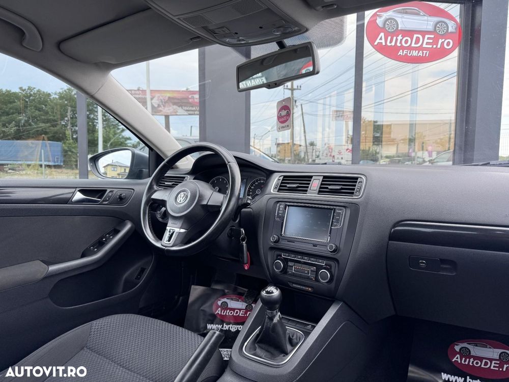 Volkswagen Jetta - 6