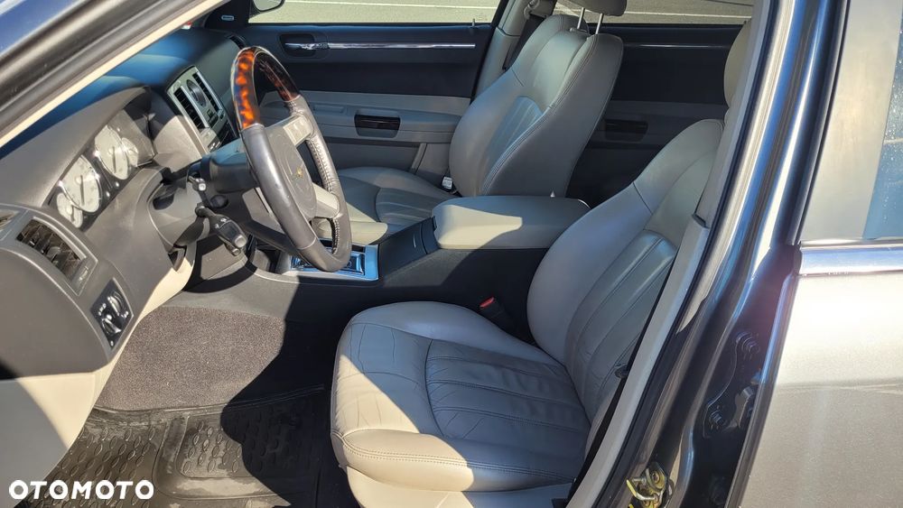 Chrysler 300C 3.5 V6 AWD - 16