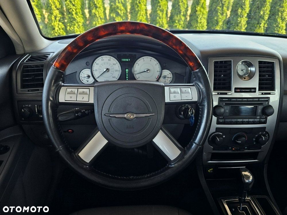 Chrysler 300C - 12