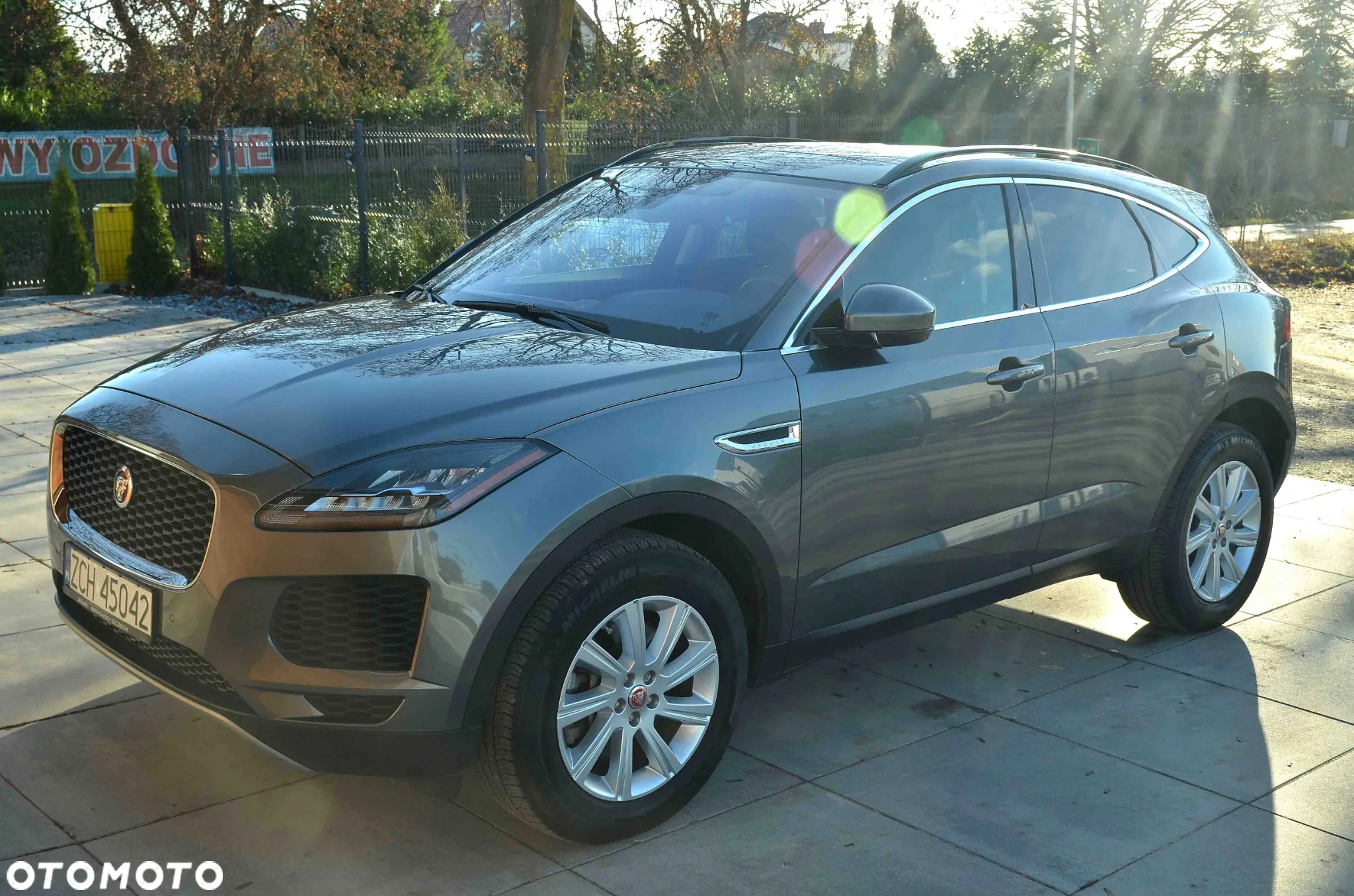 Jaguar E-Pace - 28