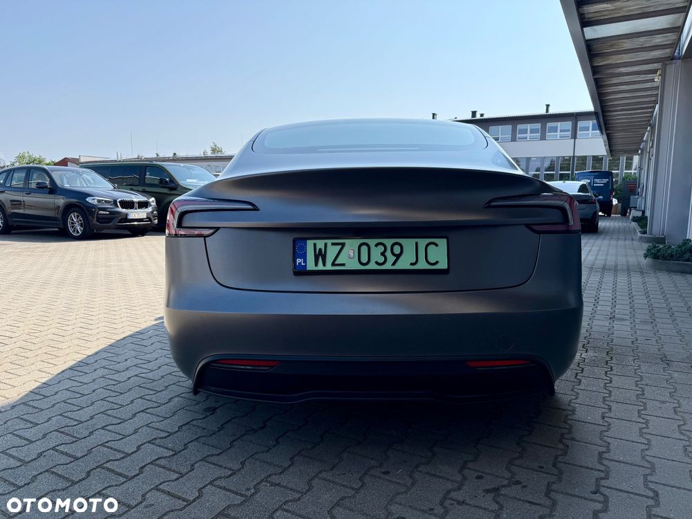 Tesla Model 3 - 6