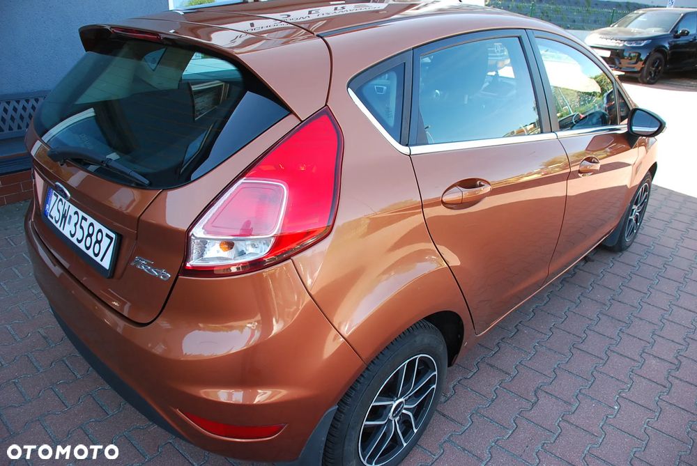Ford Fiesta 1.6 TDCi DPF Titanium - 11