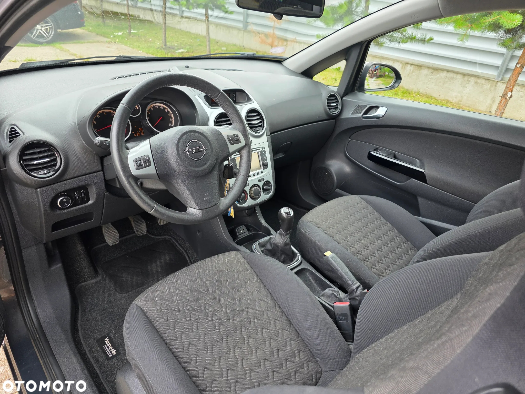 Opel Corsa 1.2 16V Cosmo S&S - 24