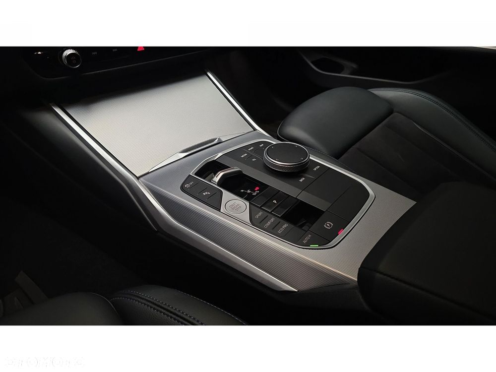 BMW Seria 3 320d xDrive mHEV M Sport - 22