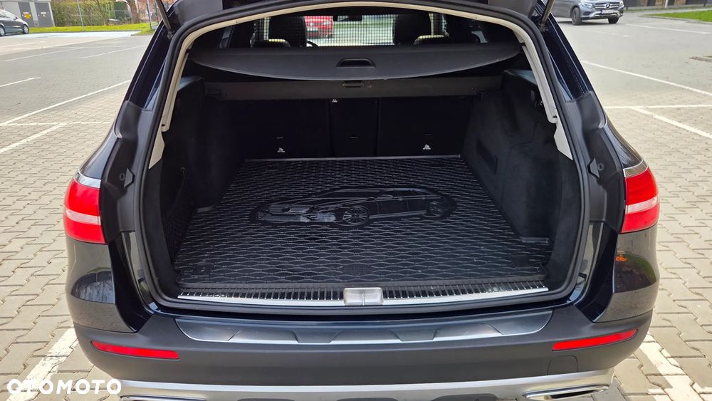 Mercedes-Benz Klasa E 350 d 4Matic 9G-TRONIC - 32