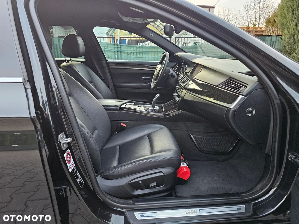 BMW Seria 5 520d xDrive Luxury Line - 31