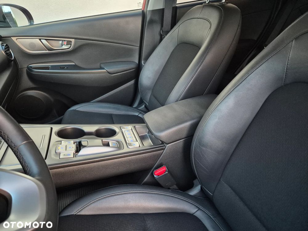 Hyundai Kona 64kWh Premium - 27