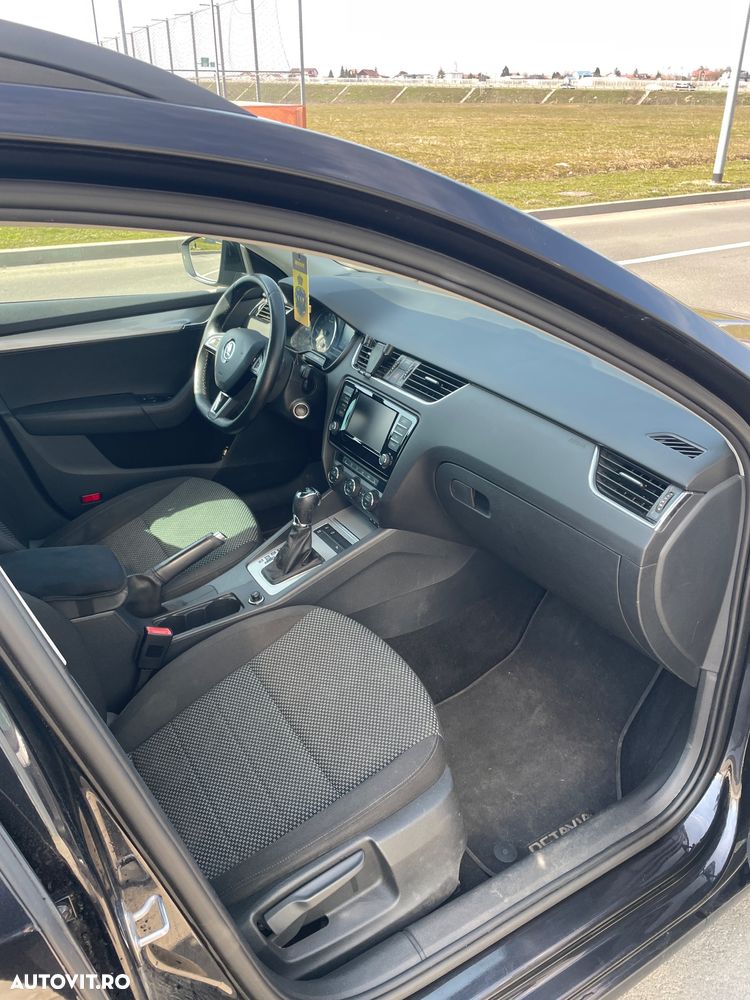 Skoda Octavia 1.6 TDI DSG Ambition - 12