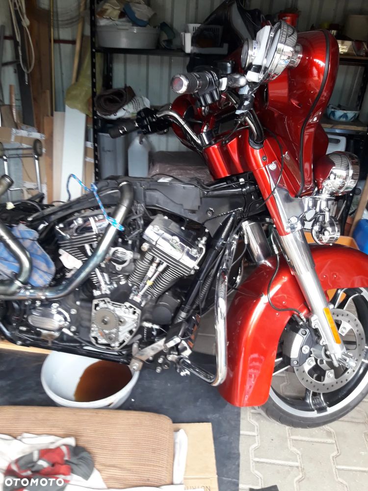 Harley-Davidson Touring Street Glide - 16