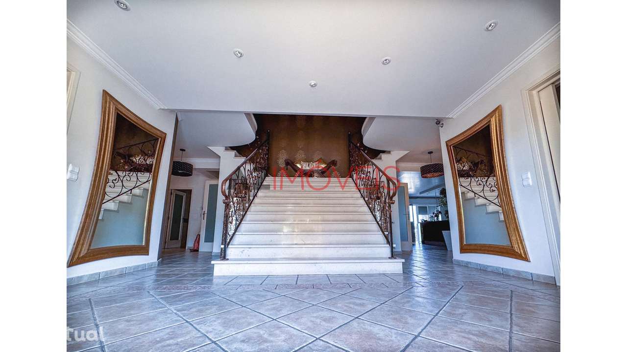 MORADIA COM PISCINA E VISTA PANORÂMICA - Grande imagem: 4/48