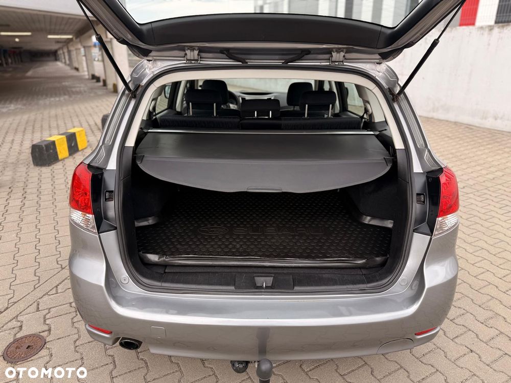 Subaru Legacy - 13