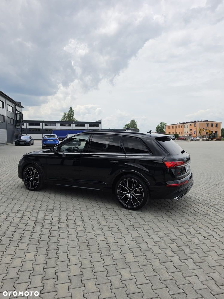 Audi SQ7 - 7