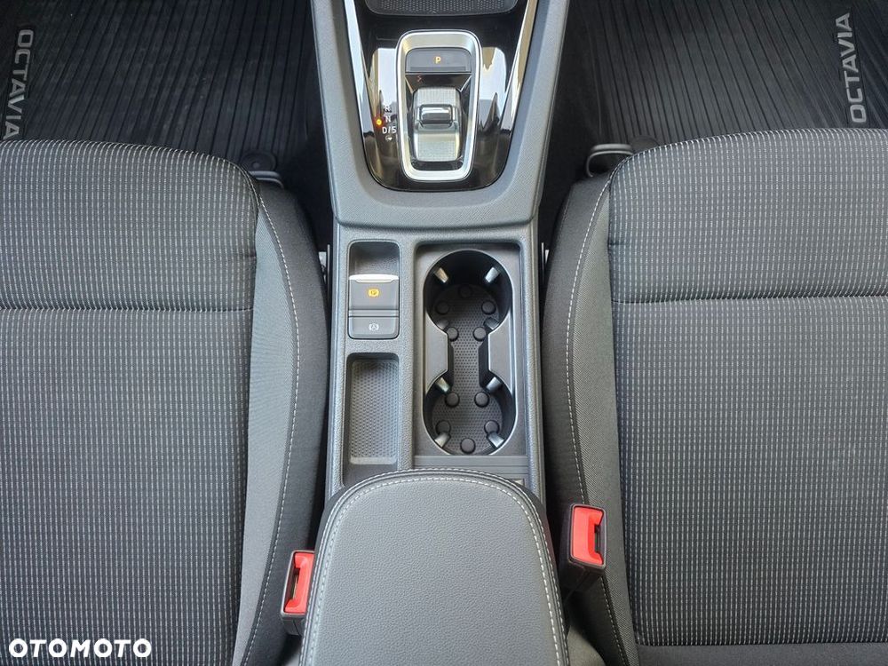Skoda Octavia 1.5 TSI mHEV Drive Selection DSG - 15