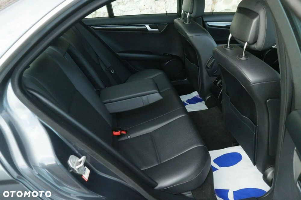 Mercedes-Benz Klasa C 350 BlueEff 4-Matic Avantgarde - 6