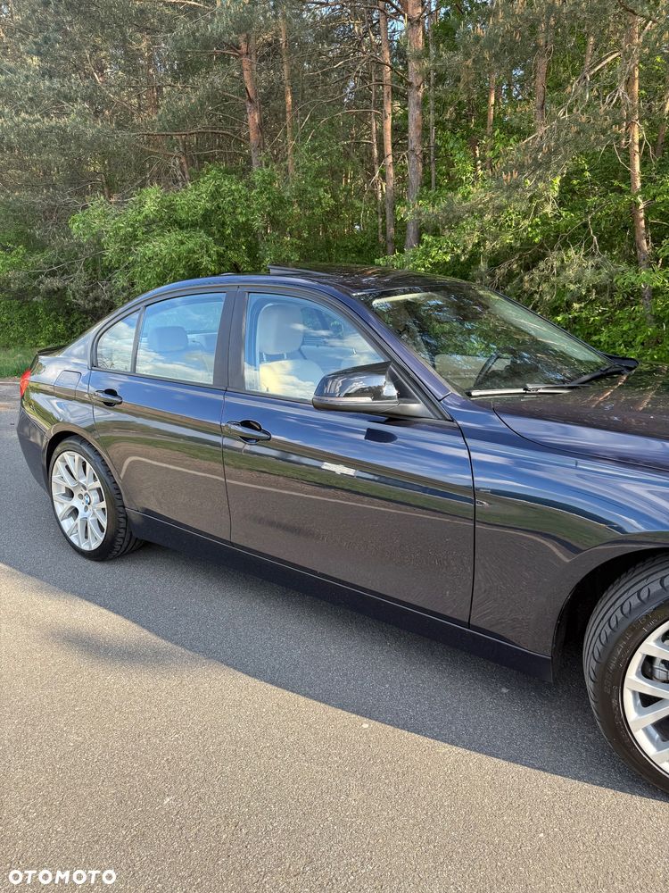 BMW Seria 3 328i xDrive - 10