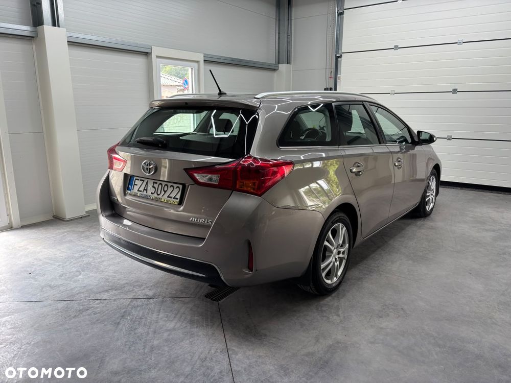 Toyota Auris - 2