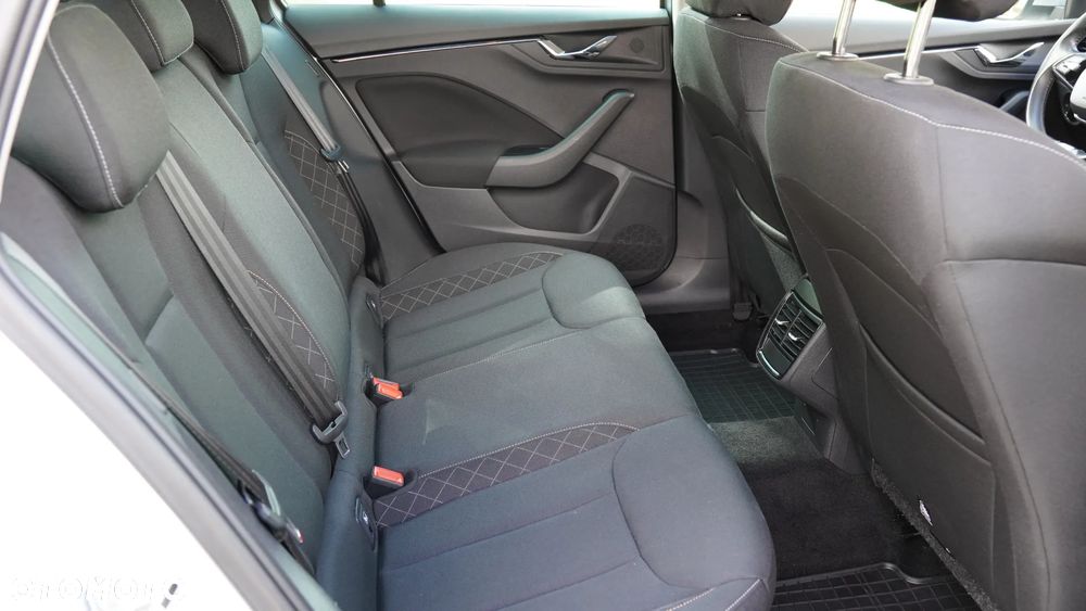 Skoda Kamiq 1.0 TSI Ambition DSG - 8