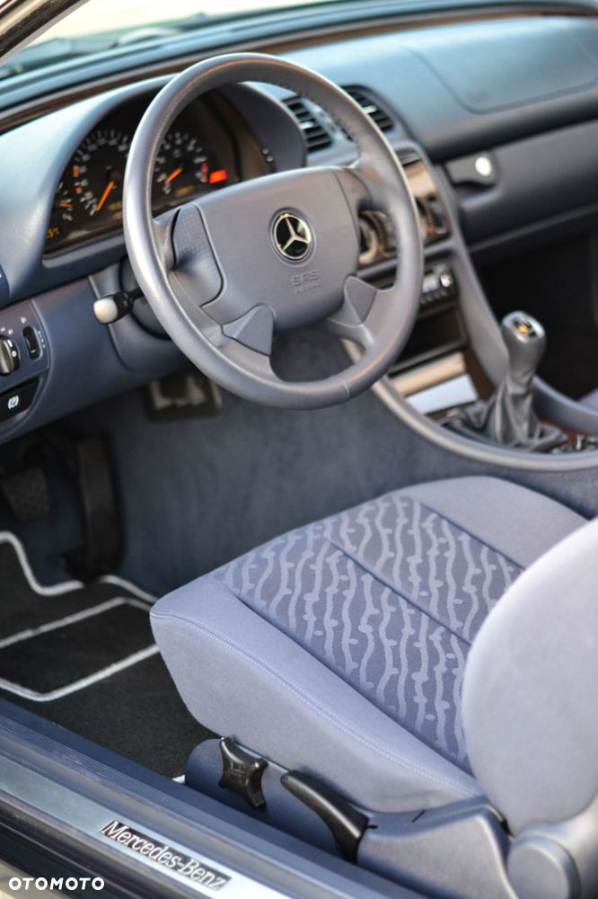 Mercedes-Benz CLK - 26