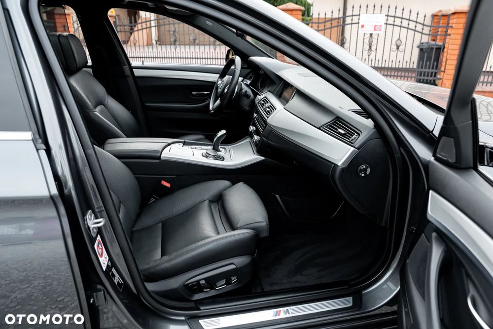 BMW Seria 5 535i xDrive Sport-Aut Luxury Line - 23