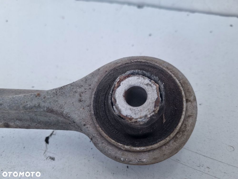 Audi A4 B5 Passat B5 PRZEDNI LEWY GÓRNY WAHACZ przód - 6