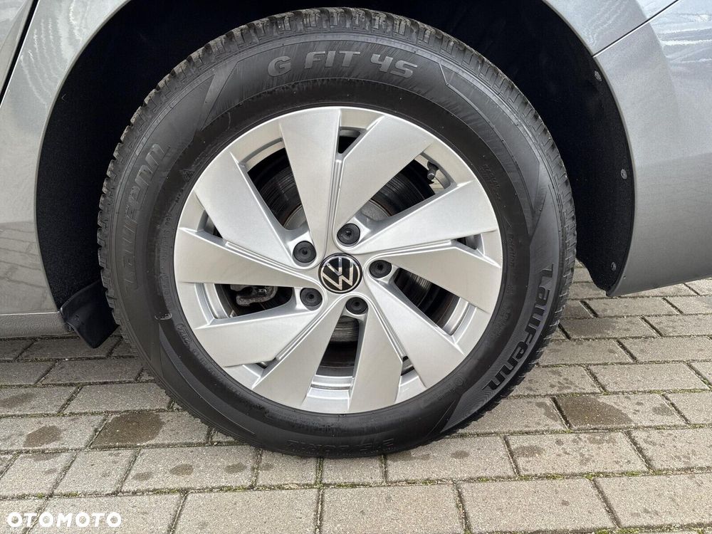 Volkswagen Passat - 11