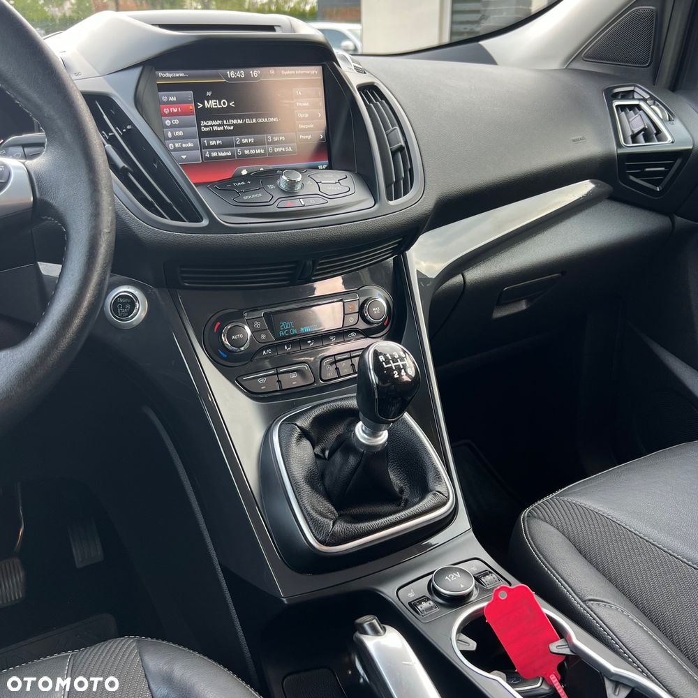 Ford Kuga 1.5 EcoBoost 2x4 Titanium - 34