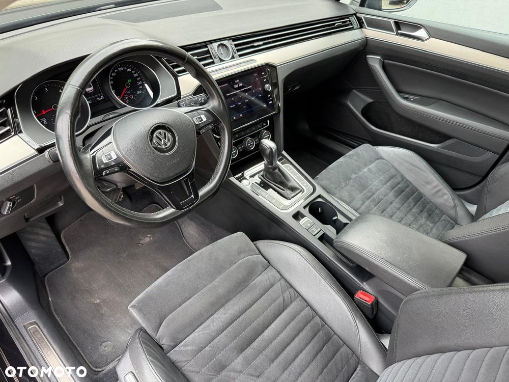 Volkswagen Passat 1.6 TDI SCR DSG - 17
