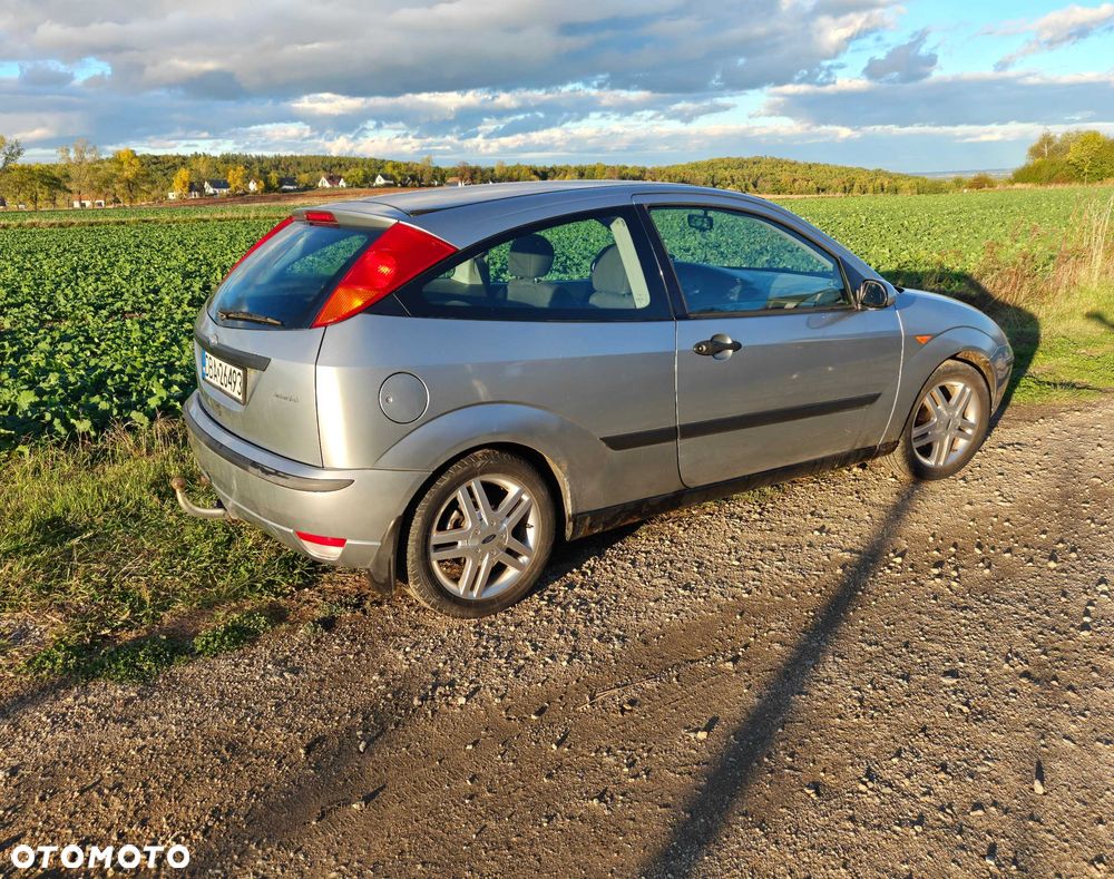 Ford Focus 2002 photo 2