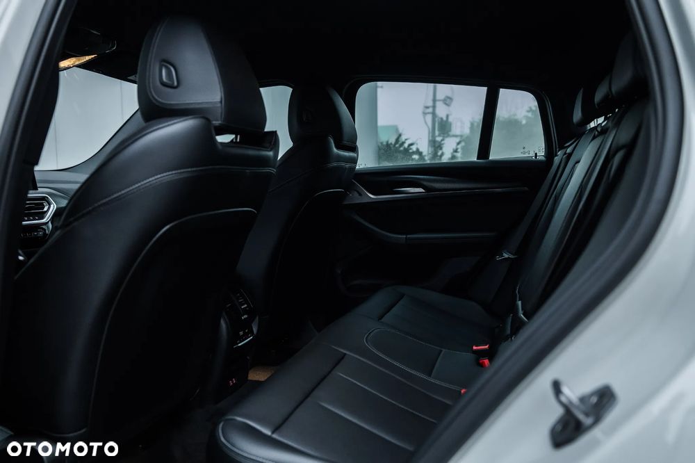 BMW X4 xDrive20i mHEV M Sport sport - 28