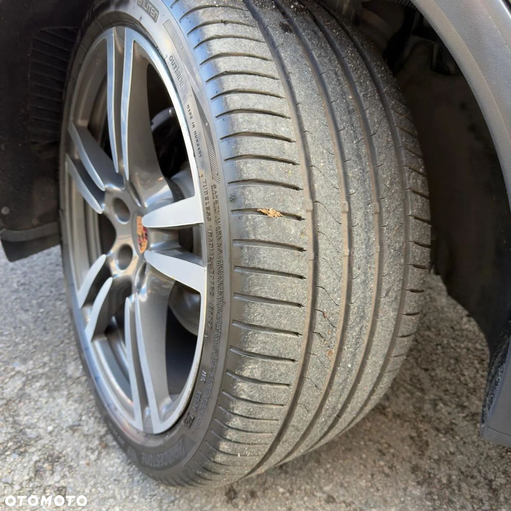 Porsche Cayenne Diesel Platinum Edition - 32