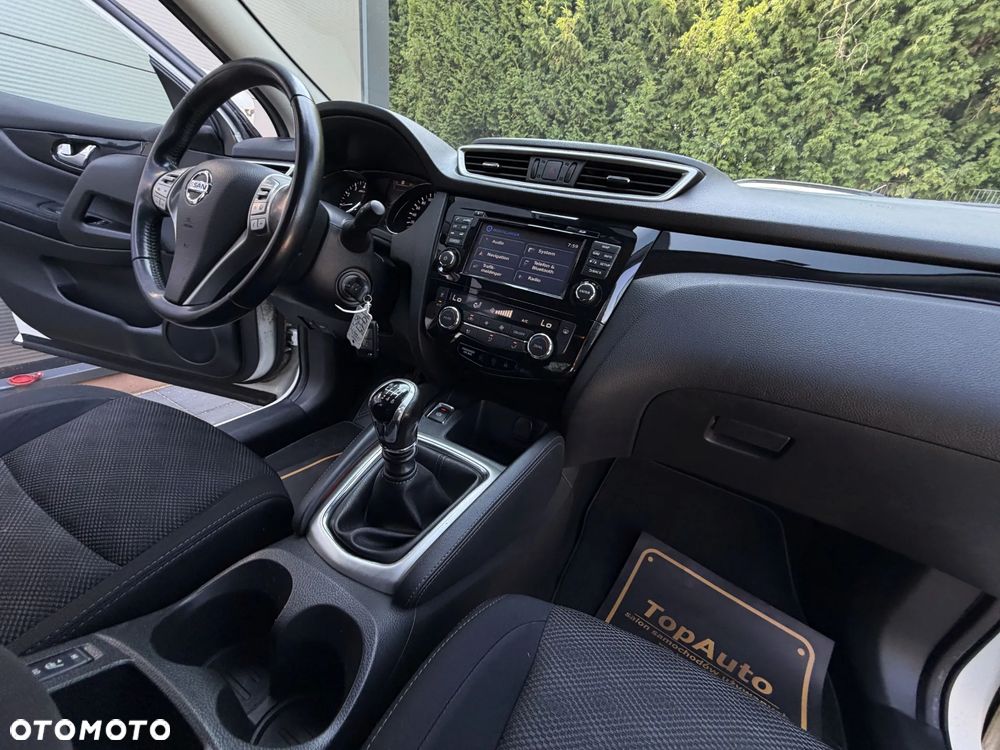 Nissan Qashqai 1.6 DIG-T N-Connecta - 16