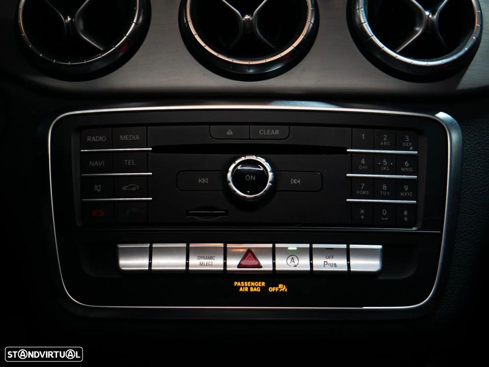 Mercedes-Benz CLA 200 d Shooting Brake AMG Line Aut. - 17