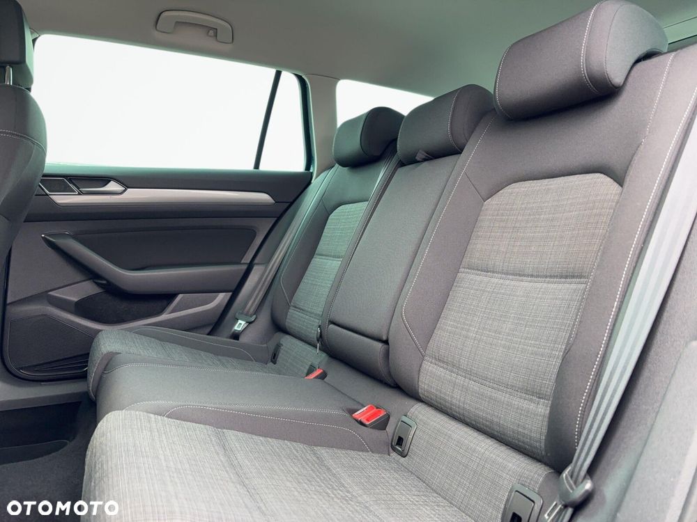 Volkswagen Passat Variant 2.0 TDI EVO Business DSG - 17