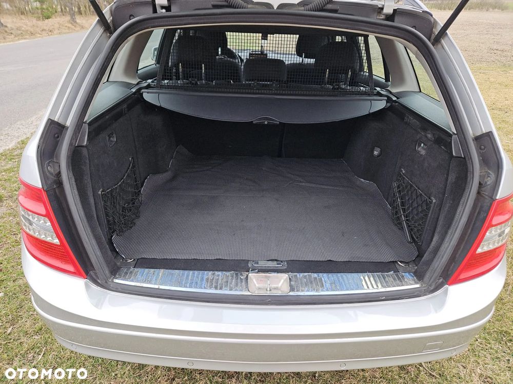 Mercedes-Benz Klasa C 200 CDI DPF (BlueEFFICIENCY) 7G-TRONIC Avantgarde - 7